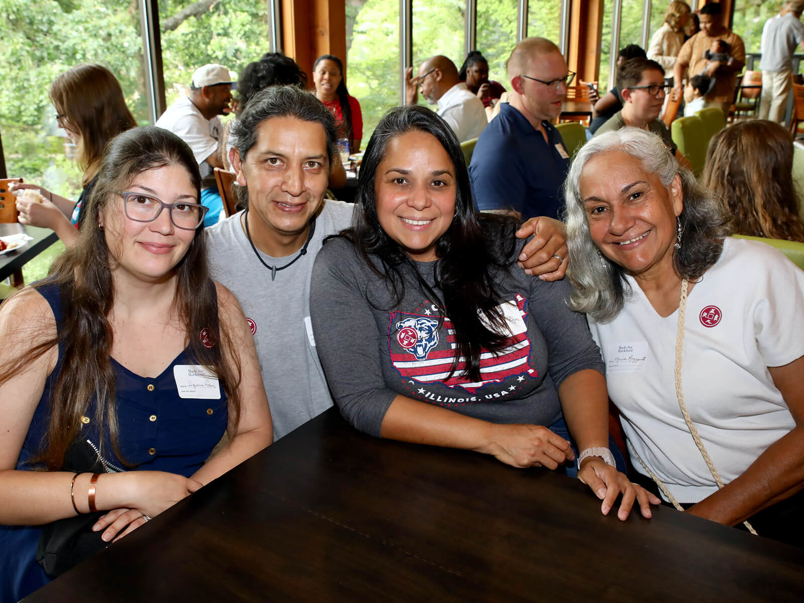 A family at Anderson Japanese Gardens for a Made for Rockford new resident mixer
