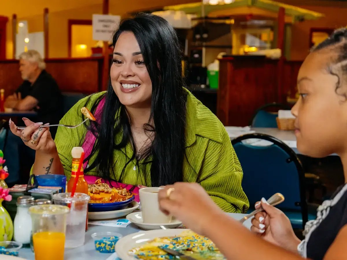Family eating brunch